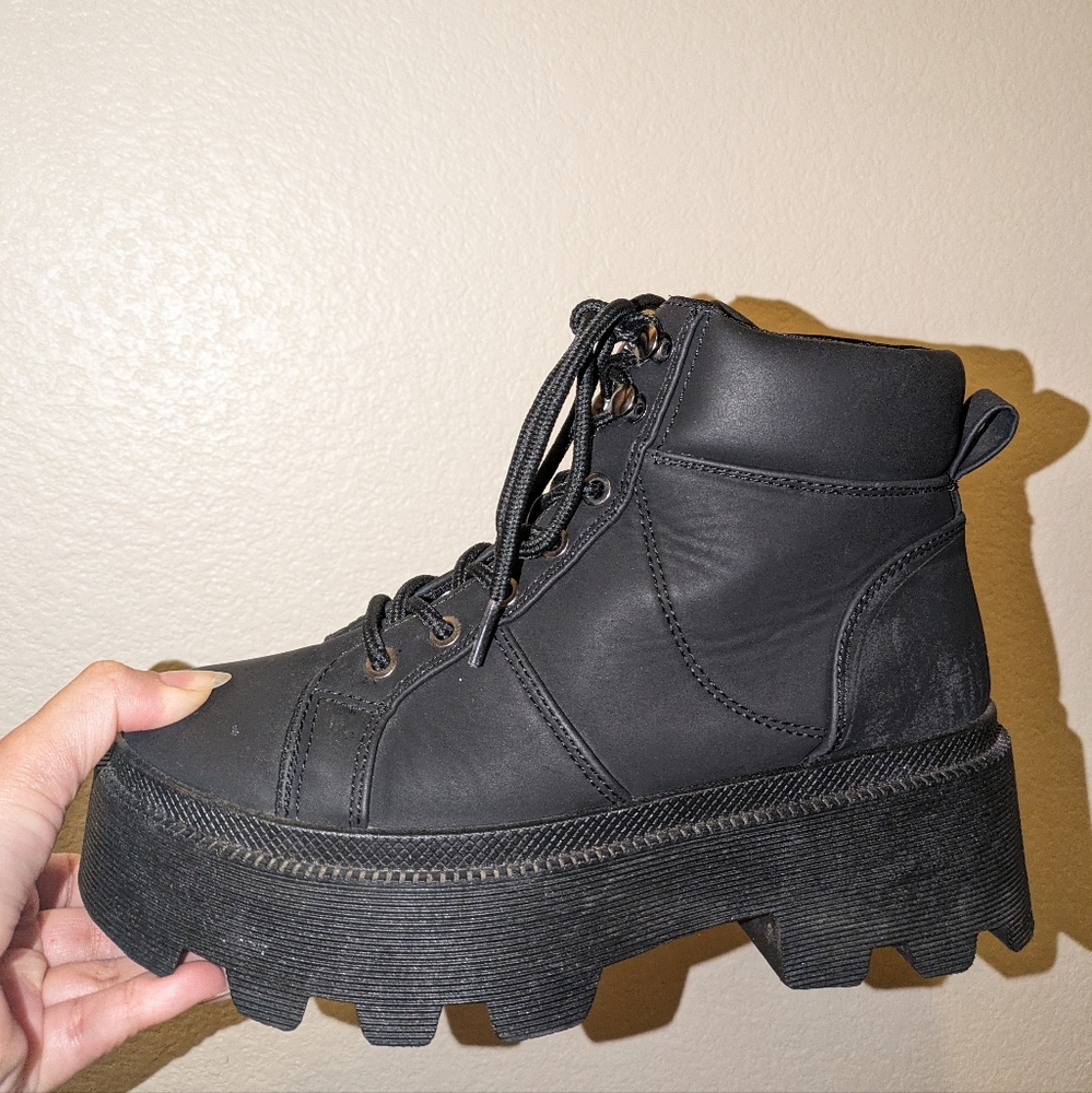 F21 Boots